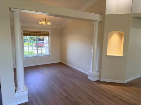 Living - 4365 Heather Ridge Ln, Redding, CA 96001 photo 2 of 4