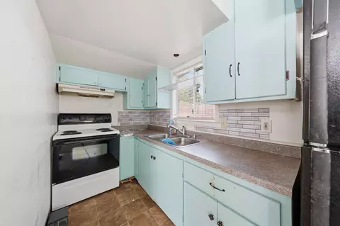 Kitchen - 1377 Willis St, Redding, CA 96001 photo 1 of 1