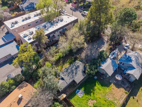 View/Area - 1377 Willis St, Redding, CA 96001 photo 2 of 5