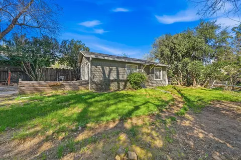 Exterior - 1377 Willis St, Redding, CA 96001 photo 2 of 5