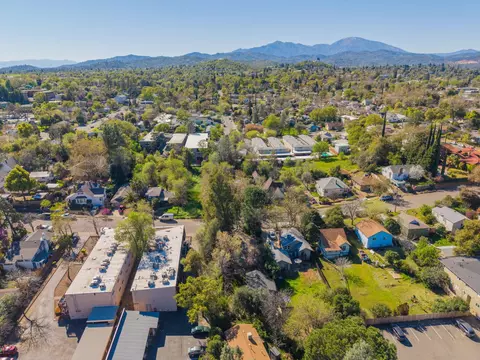 View/Area - 1377 Willis St, Redding, CA 96001 photo 3 of 5