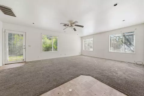Living - 1377 Willis St, Redding, CA 96001 photo 2 of 3