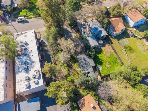 View/Area - 1377 Willis St, Redding, CA 96001 photo 1 of 5