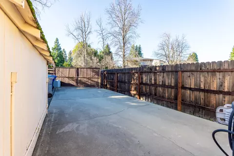 Exterior - 500 Seavy Ct, Redding, CA 96001 photo 7 of 21
