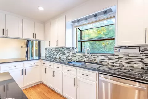 Kitchen - 500 Seavy Ct, Redding, CA 96001 photo 3 of 4