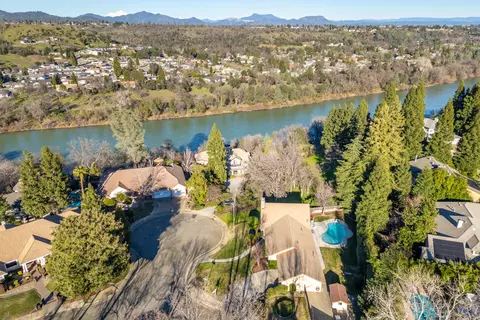 View/Area - 500 Seavy Ct, Redding, CA 96001 photo 2 of 7