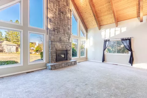 Living - 500 Seavy Ct, Redding, CA 96001 photo 1 of 4