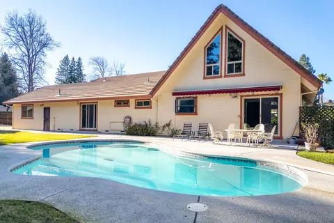 Exterior - 500 Seavy Ct, Redding, CA 96001 photo 19 of 21