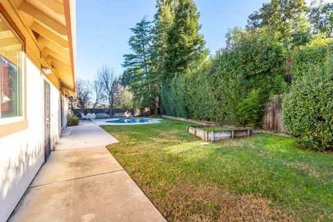 Exterior - 500 Seavy Ct, Redding, CA 96001 photo 9 of 21