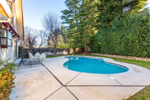 Exterior - 500 Seavy Ct, Redding, CA 96001 photo 5 of 21