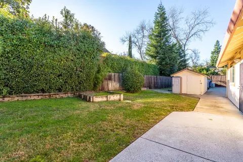 Exterior - 500 Seavy Ct, Redding, CA 96001 photo 6 of 21