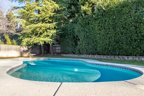Exterior - 500 Seavy Ct, Redding, CA 96001 photo 20 of 21