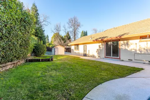 Exterior - 500 Seavy Ct, Redding, CA 96001 photo 4 of 21