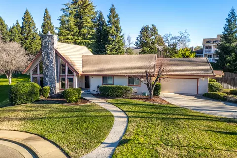 Exterior - 500 Seavy Ct, Redding, CA 96001 photo 13 of 21