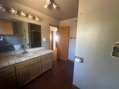 Bath - 15912 Valhalla Dr, Oak Run, CA 96069 photo 2 of 4