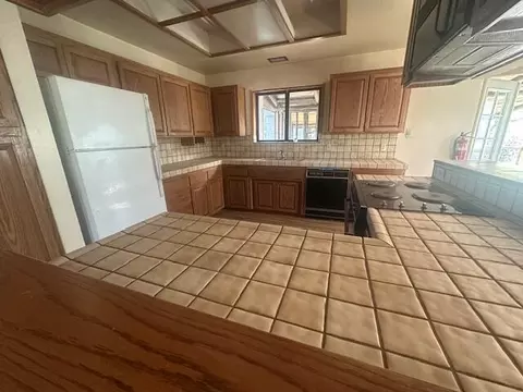 Kitchen - 15912 Valhalla Dr, Oak Run, CA 96069 photo 2 of 2