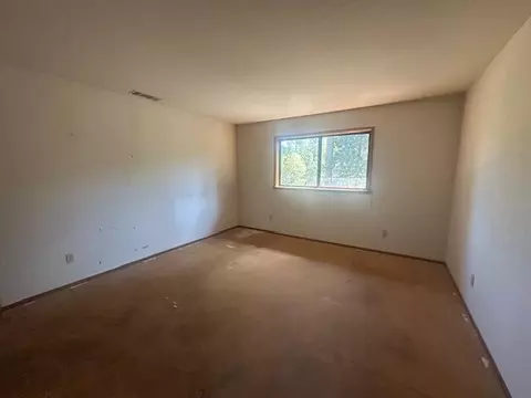 Bedroom - 15912 Valhalla Dr, Oak Run, CA 96069 photo 1 of 3