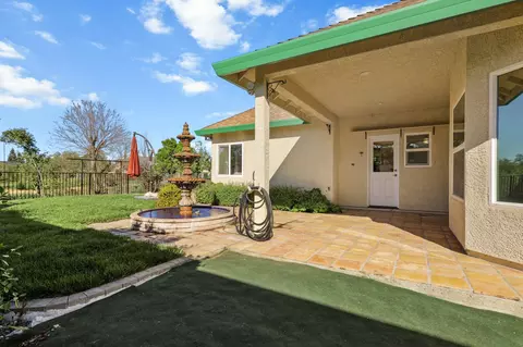 Exterior - 2110 Cadjew St, Redding, CA 96003 photo 1 of 7