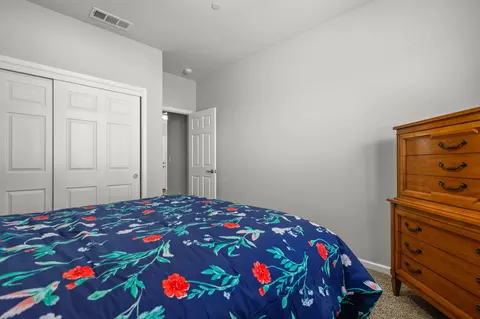 Bedroom - 878 Coggins St, Redding, CA 96003 photo 4 of 5