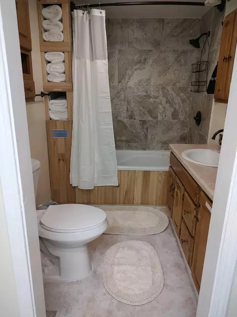 Bath - 560100 Ca-139, Adin, CA 96006 photo 2 of 4