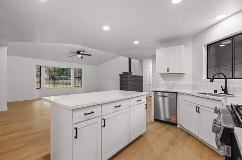 Kitchen - 19760 Paso Robles Ave, Redding, CA 96003 photo 2 of 2