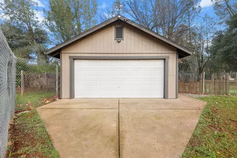 Other - 19760 Paso Robles Ave, Redding, CA 96003 photo 6 of 7