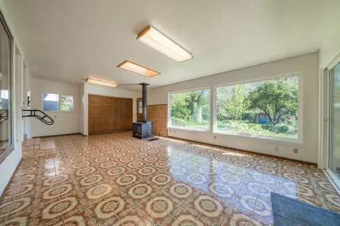 Living - 3081 Henderson Rd, Redding, CA 96002 photo 6 of 6