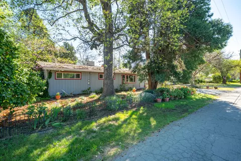 Exterior - 3081 Henderson Rd, Redding, CA 96002 photo 8 of 12