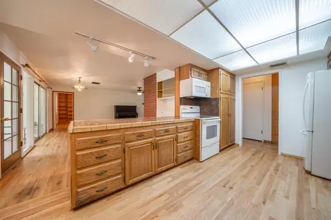 Kitchen - 3081 Henderson Rd, Redding, CA 96002 photo 4 of 5