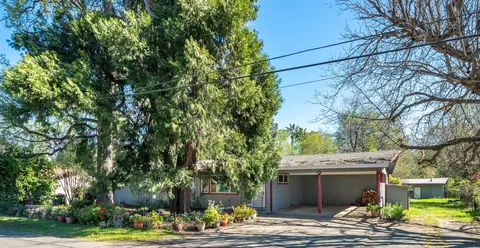 3081 Henderson Rd, Redding, CA 96002