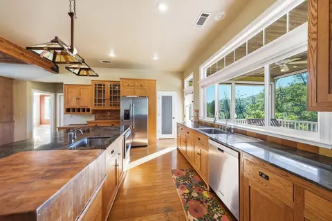 Kitchen - 15725 Horseless Carriage Dr, Redding, CA 96001 photo 3 of 6
