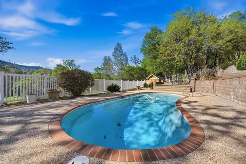 Exterior - 15725 Horseless Carriage Dr, Redding, CA 96001 photo 13 of 20