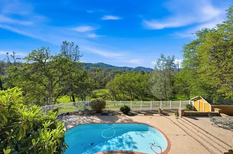 Exterior - 15725 Horseless Carriage Dr, Redding, CA 96001 photo 9 of 20