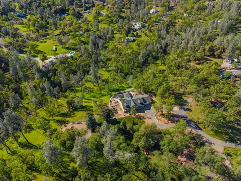 View/Area - 15725 Horseless Carriage Dr, Redding, CA 96001 photo 8 of 9