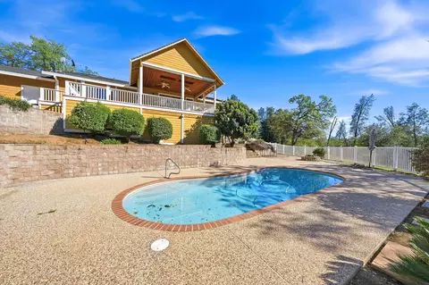 Exterior - 15725 Horseless Carriage Dr, Redding, CA 96001 photo 11 of 20