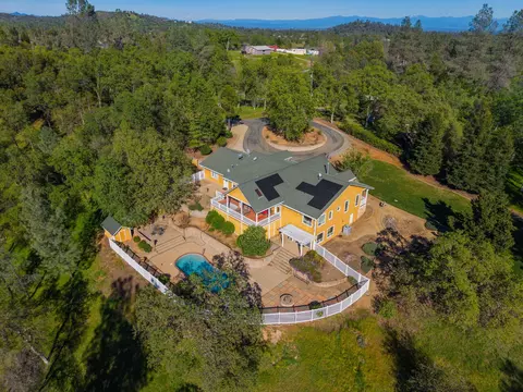 View/Area - 15725 Horseless Carriage Dr, Redding, CA 96001 photo 6 of 9