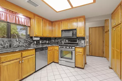 Kitchen - 4648 Dandelion Dr, Redding, CA 96002 photo 1 of 4
