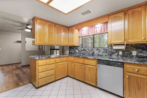 Kitchen - 4648 Dandelion Dr, Redding, CA 96002 photo 2 of 4