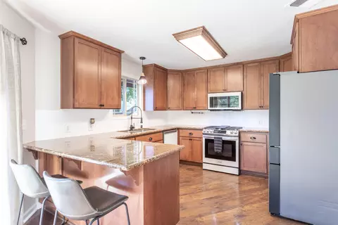 Kitchen - 17063 Hawthorne Ave, Anderson, CA 96007 photo 3 of 3