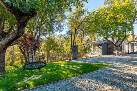 Exterior - 17063 Hawthorne Ave, Anderson, CA 96007 photo 11 of 23