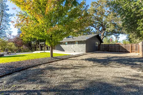 Exterior - 17063 Hawthorne Ave, Anderson, CA 96007 photo 20 of 23