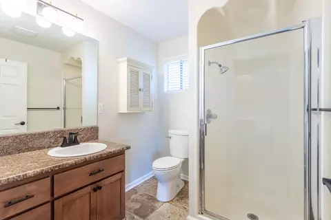 Bath - 17063 Hawthorne Ave, Anderson, CA 96007 photo 3 of 4