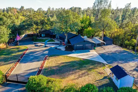 View/Area - 17063 Hawthorne Ave, Anderson, CA 96007 photo 2 of 6
