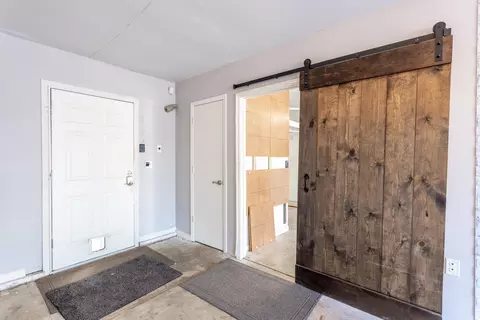 Entry Way - 17063 Hawthorne Ave, Anderson, CA 96007 photo 4 of 4
