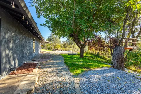 Exterior - 17063 Hawthorne Ave, Anderson, CA 96007 photo 15 of 23