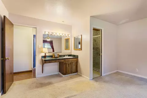 Bedroom - 5142 Huntington Dr, Redding, CA 96002 photo 2 of 8