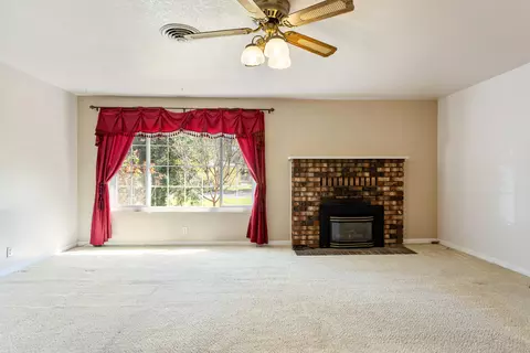 Living - 5142 Huntington Dr, Redding, CA 96002 photo 1 of 8