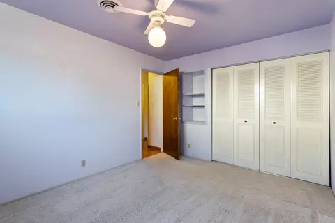 Bedroom - 5142 Huntington Dr, Redding, CA 96002 photo 7 of 8
