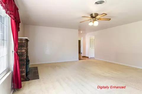 Living - 5142 Huntington Dr, Redding, CA 96002 photo 3 of 8
