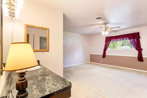 Bedroom - 5142 Huntington Dr, Redding, CA 96002 photo 1 of 8